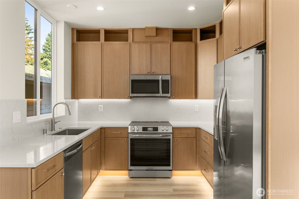 Photo of 10331 B Ashworth Avenue N, Seattle, WA 98133 (MLS # 2583844)