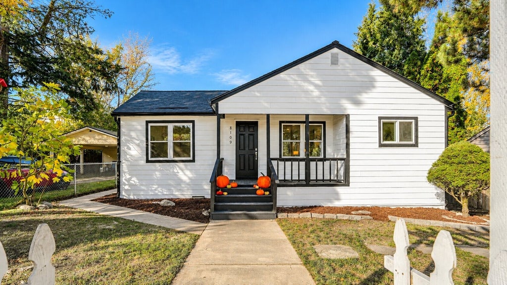 Photo of 8109 17th Avenue SW, Seattle, WA 98106 (MLS # 2559828)
