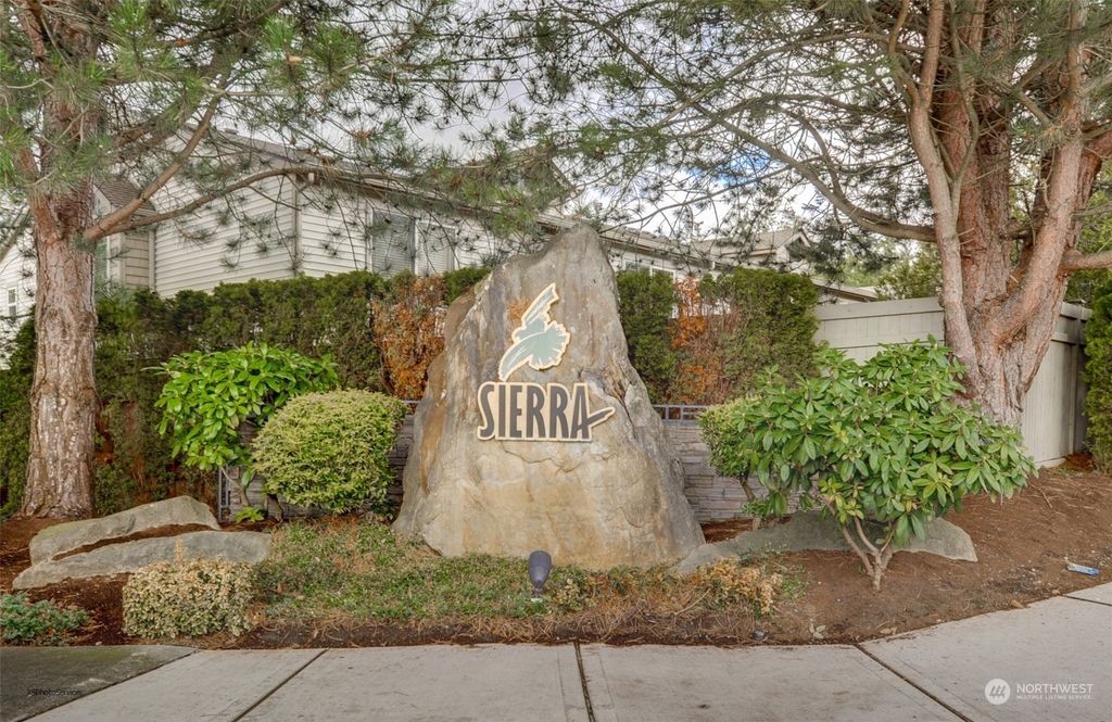 Photo of 4450 248th Lane SE, Sammamish, WA 98029 (MLS # 2035446)