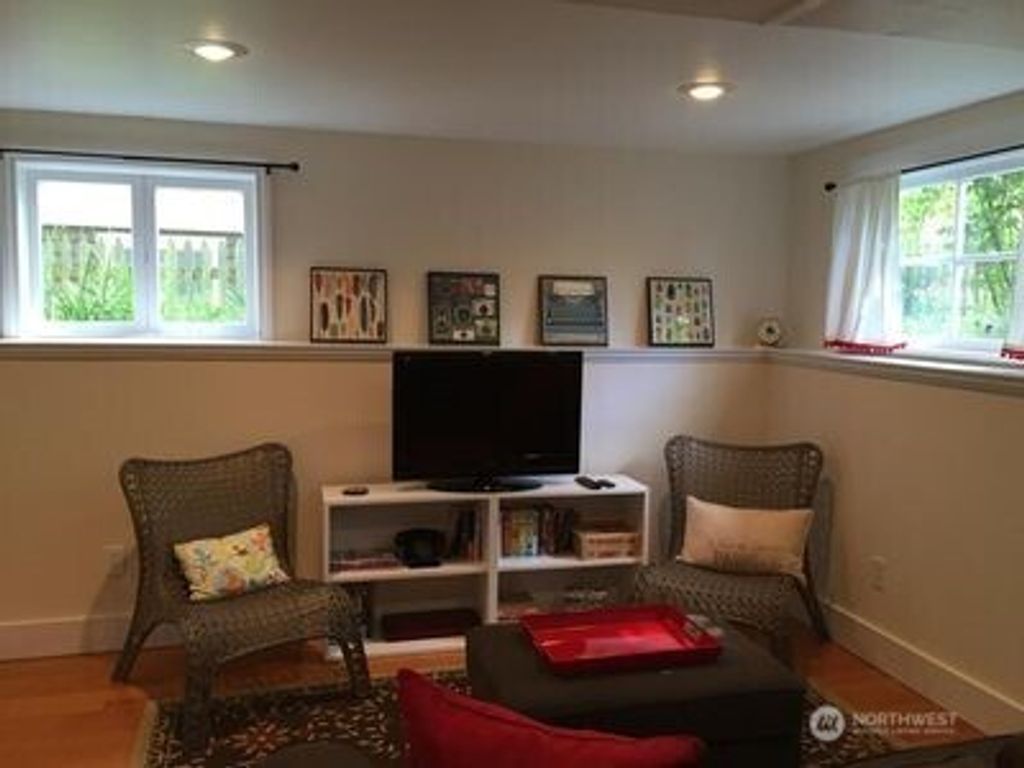 Photo of 342 16th Avenue E #Lower, Seattle, WA 98112 (MLS # 2472184)