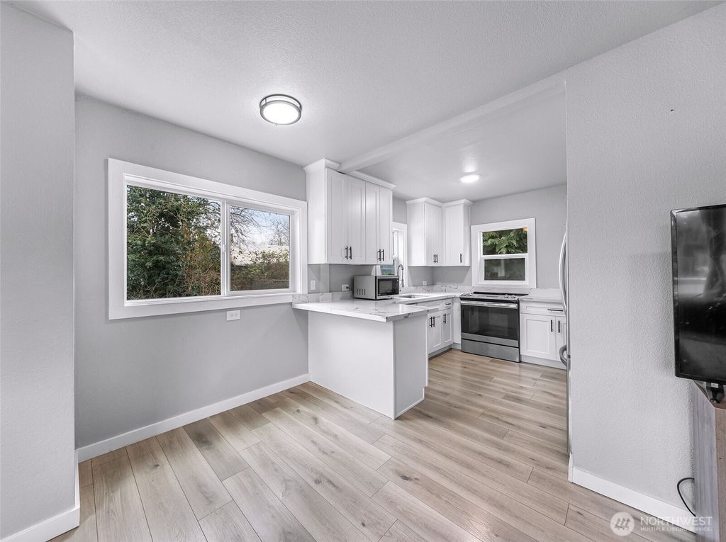 Photo of 222 W Marilyn Avenue, Everett, WA 98204 (MLS # 2487252)