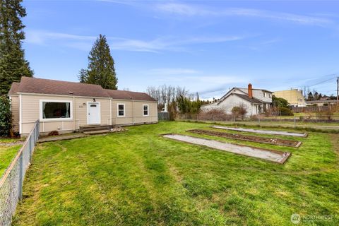 Photo of 222 W Marilyn Avenue, Everett, WA 98204 (MLS # 2487252)
