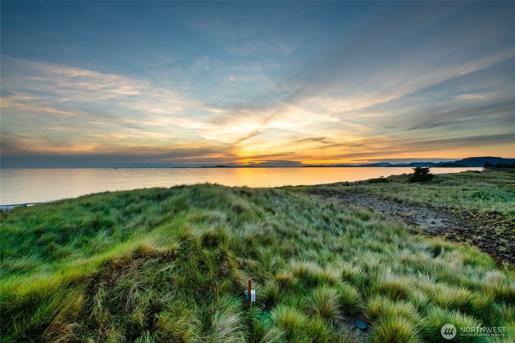 Photo of 4689 Surfcrest Drive, Oak Harbor, WA 98277 (MLS # 2526536)