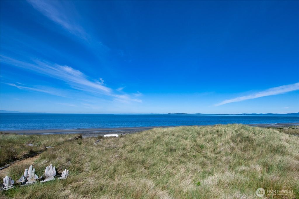 Photo of 4689 Surfcrest Drive, Oak Harbor, WA 98277 (MLS # 2526536)