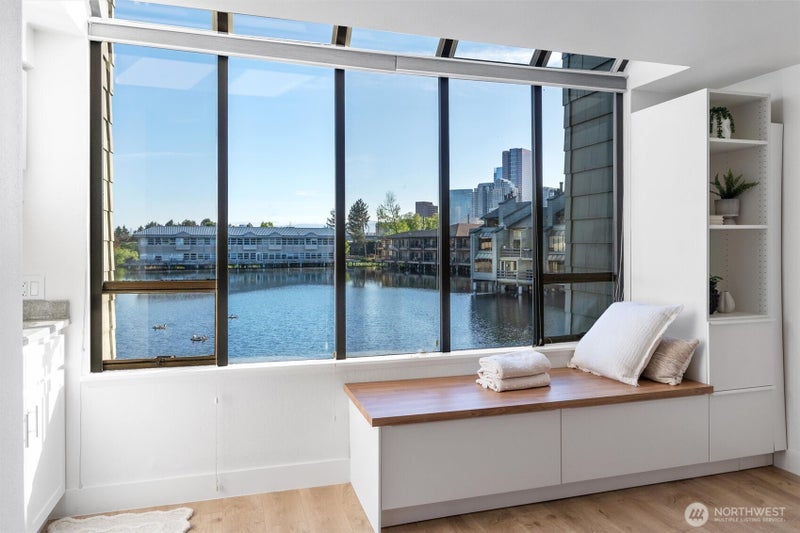 4 Lake Bellevue Drive 206