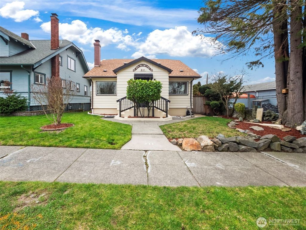 Photo of 211 S 46th Street, Tacoma, WA 98418 (MLS # 2470338)
