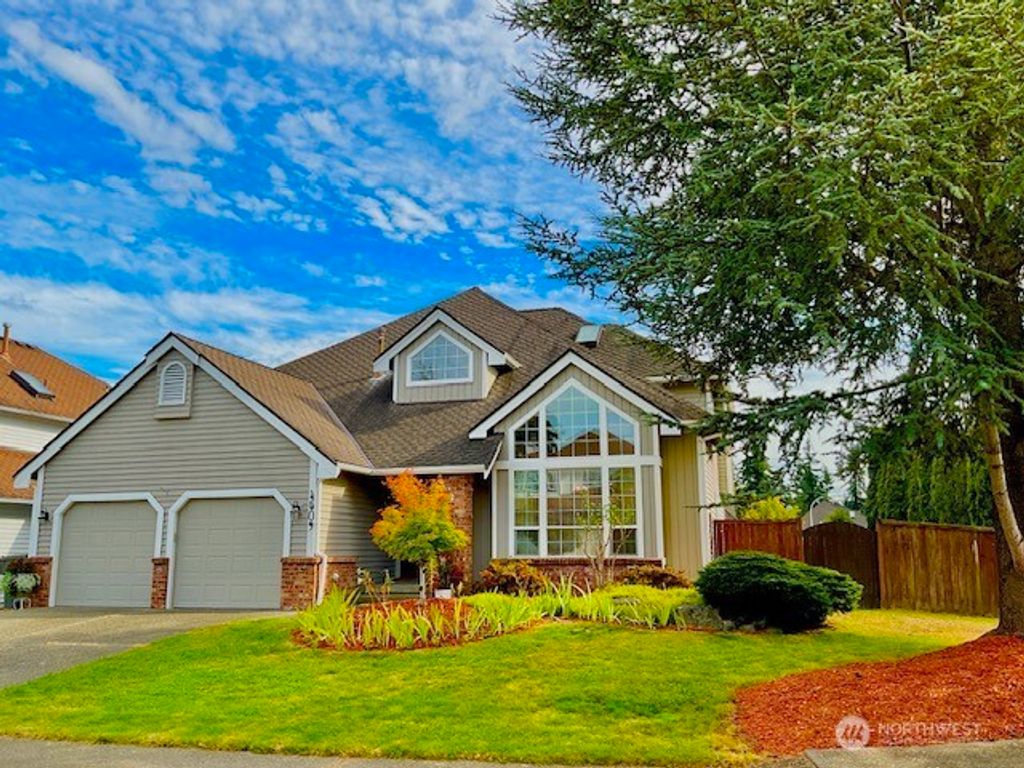 Photo of 4509 NE 19 Street, Renton, WA 98059 (MLS # 2407509)