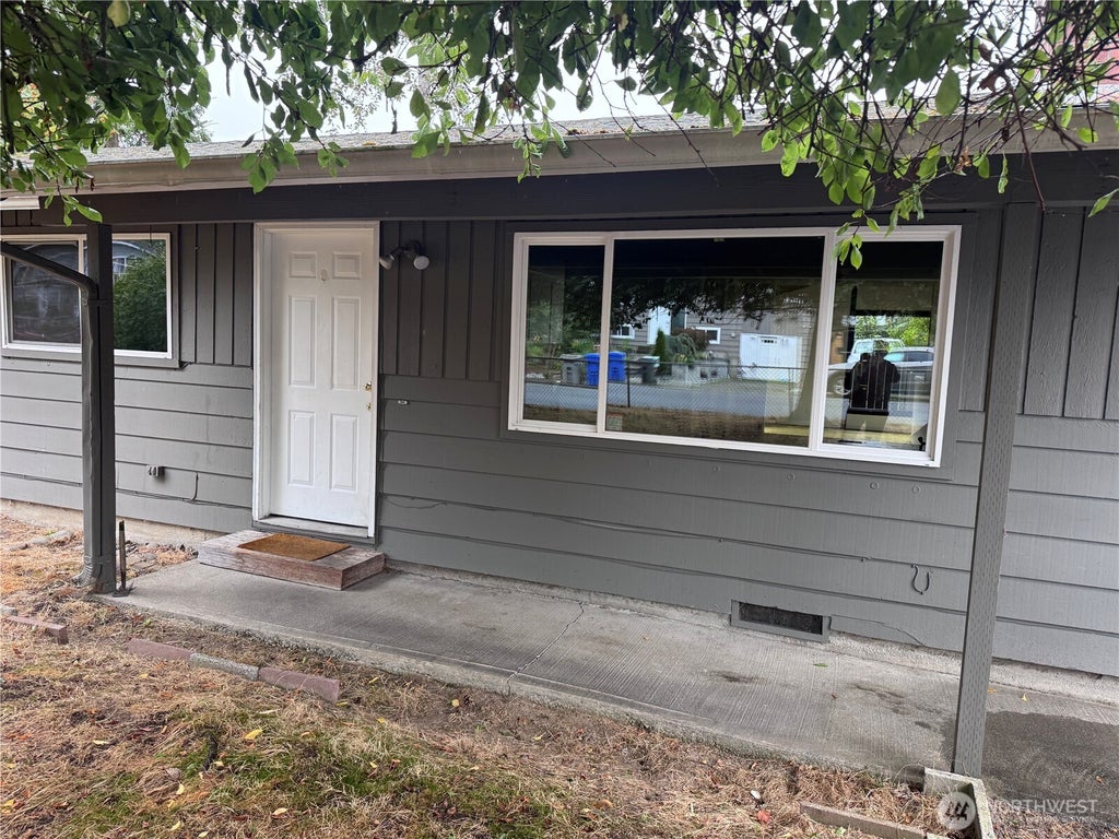 Photo of 12708 SE 164th Street, Renton, WA 98058 (MLS # 2573144)