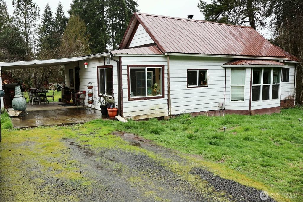 Photo of 306 Minkler Rd Rd, Winlock, WA 98596 (MLS # 2505663)