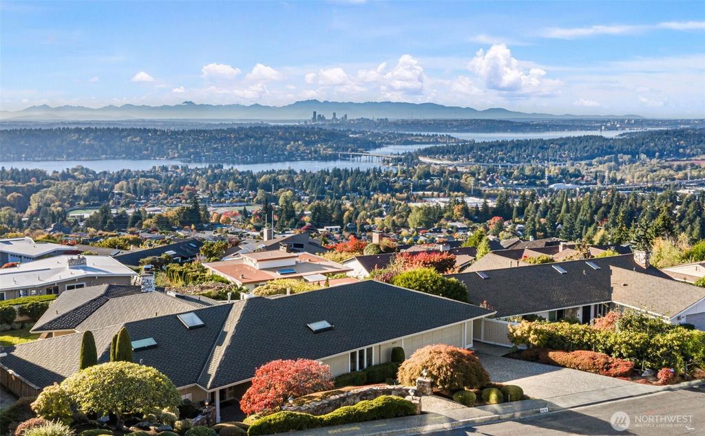 Photo of 4435 140th Avenue SE, Bellevue, WA 98006 (MLS # 2439280)