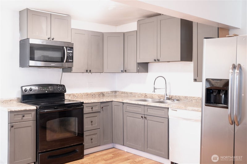 112 W Loop Drive