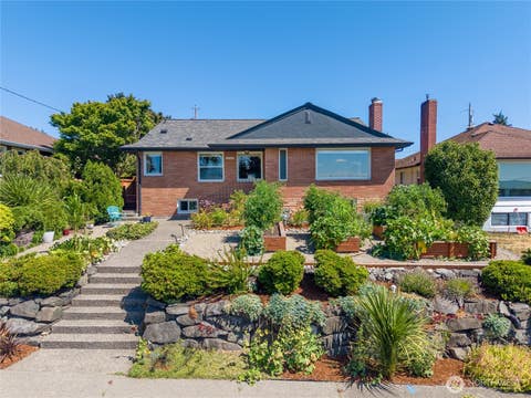 Photo of 2006 Brashem Avenue, Bremerton, WA 98310 (MLS # 2568289)