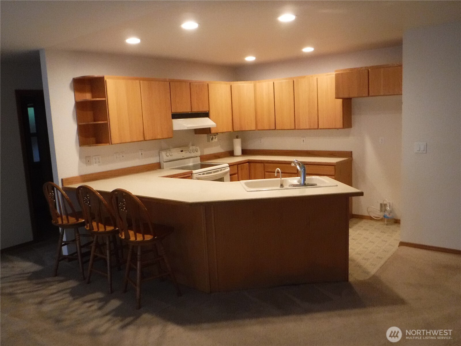 260 Dolphin Avenue NE