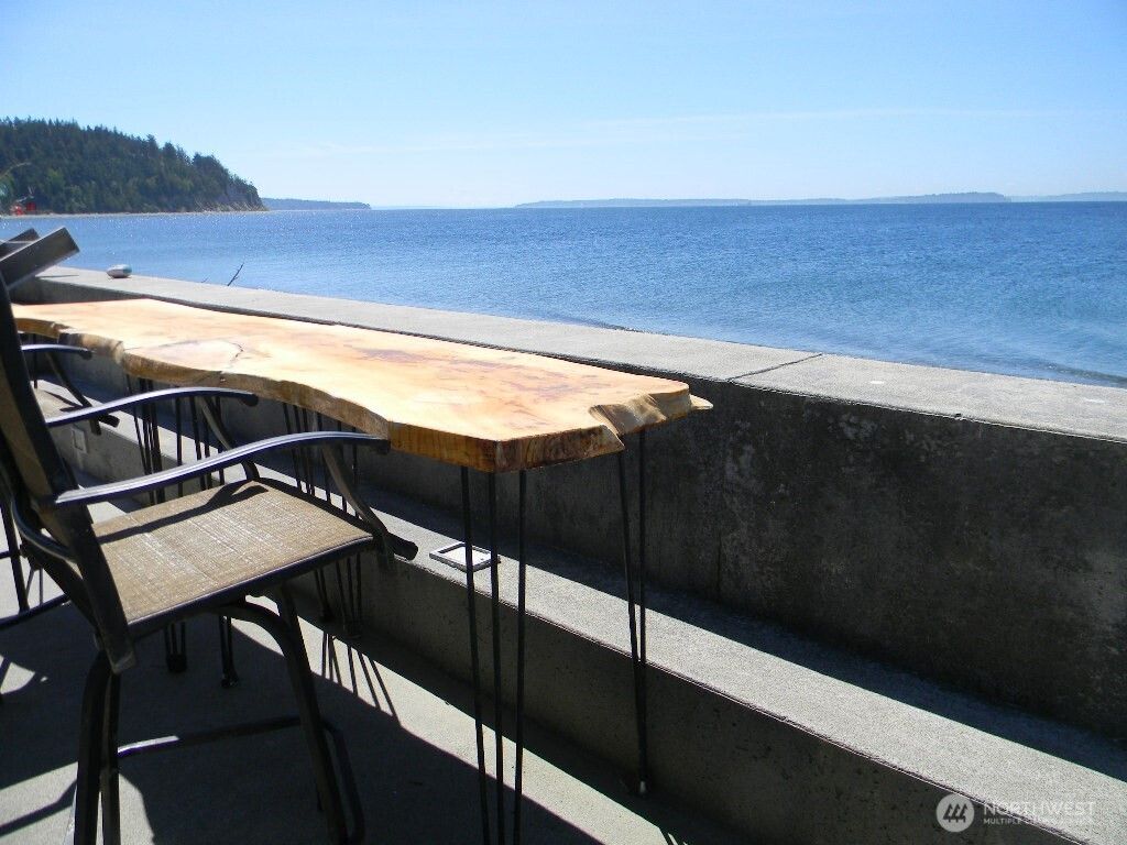 Photo of 196 Lake Avenue, Freeland, WA 98249 (MLS # 2524950)