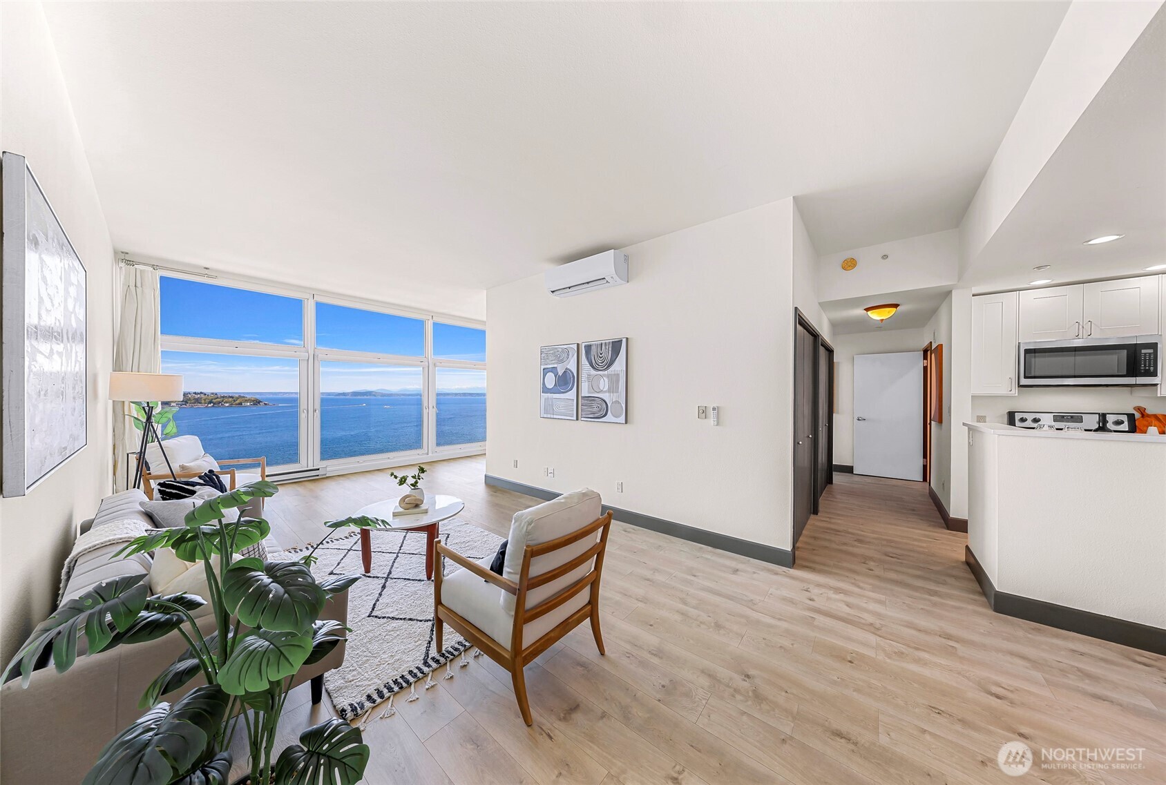 1415 2nd Avenue 2510