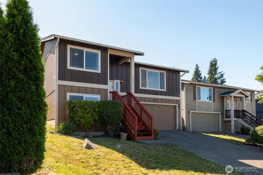 Photo of 1031 E 43rd Street Ct, Tacoma, WA 98404 (MLS # 2542459)