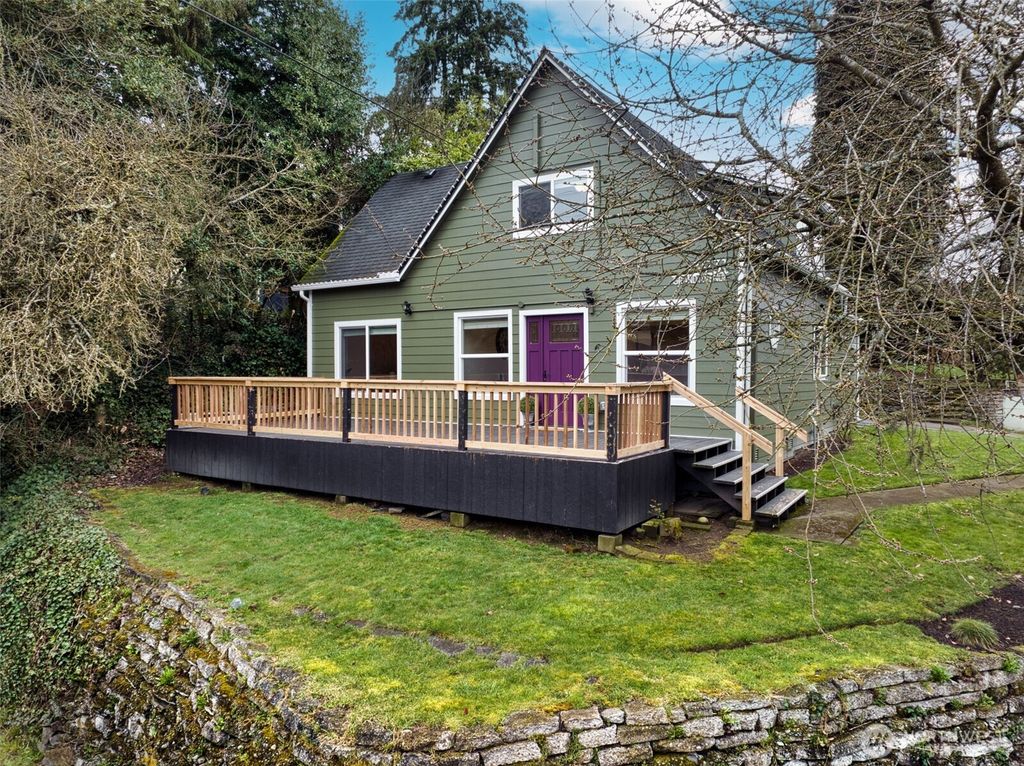 Photo of 3931 Grand Avenue, Everett, WA 98201 (MLS # 2345538)