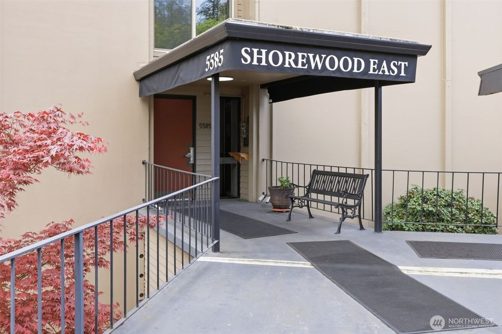 Photo of 5585 E Evergreen Boulevard #5305, Vancouver, WA 89661 (MLS # 2507131)