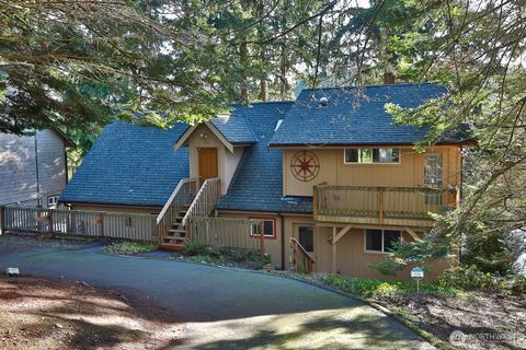 1015 Honeymoon Lake Drive Greenbank WA 98253