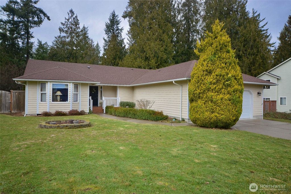 Photo of 15718 Topaz Drive SE, Yelm, WA 98597 (MLS # 2472996)