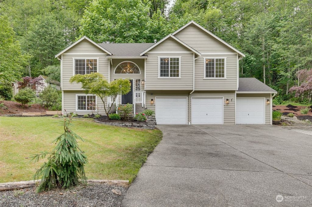 Photo of 14310 214th Place SE, Snohomish, WA 98296 (MLS # 2101976)