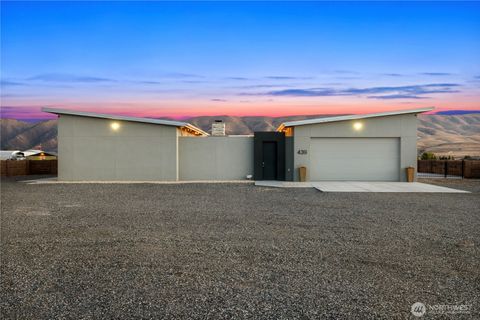 Photo of 439 Airport Way SW, Mattawa, WA 99349 (MLS # 2484164)