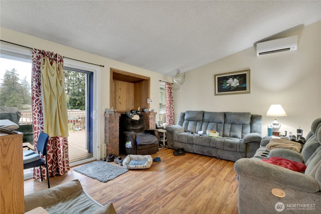 Photo of 514 190th Street Ct E, Spanaway, WA 98387 (MLS # 2468492)