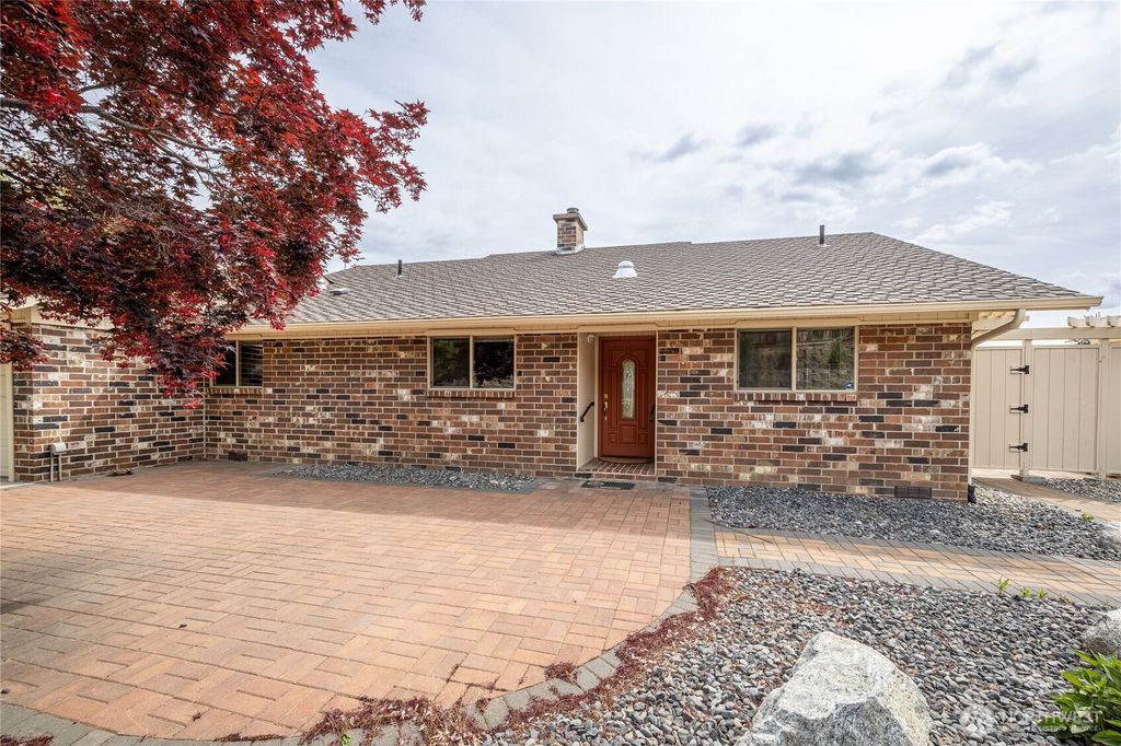 Photo of 1632 Tanda Lane, Wenatchee, WA 98801 (MLS # 2524978)