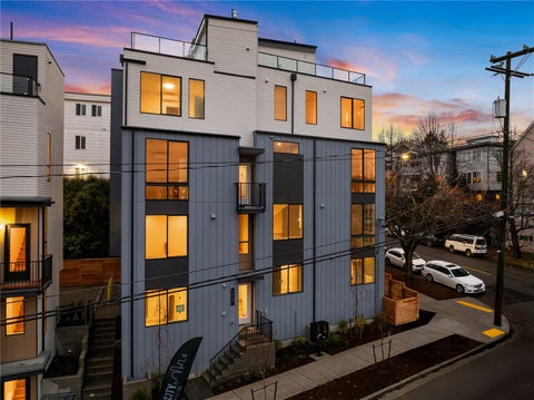 Photo of 955 N 35th Street, Seattle, WA 98103 (MLS # 2561459)