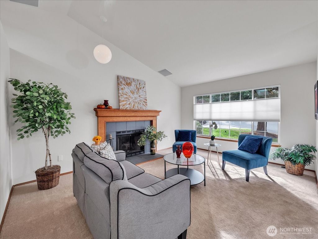 Photo of 1718 NE 221 Place NE, Sammamish, WA 98074 (MLS # 2448306)