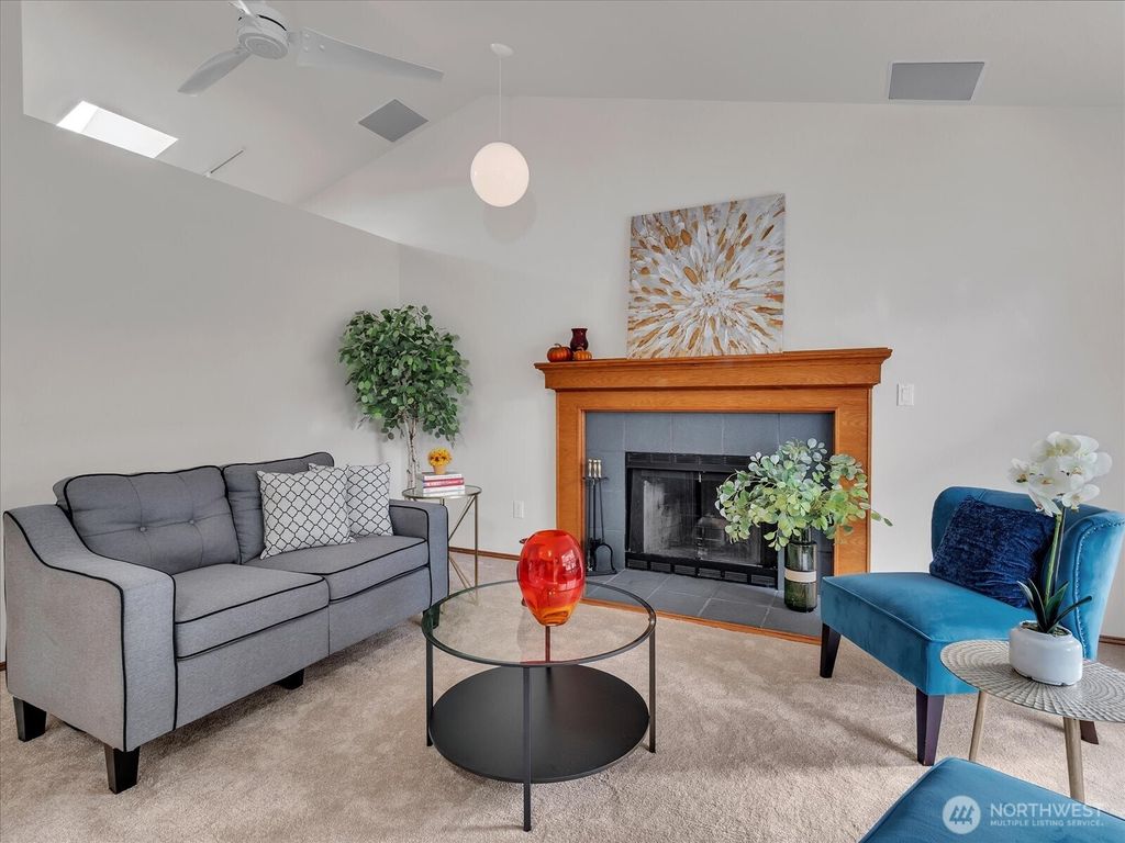 Photo of 1718 NE 221 Place NE, Sammamish, WA 98074 (MLS # 2448306)