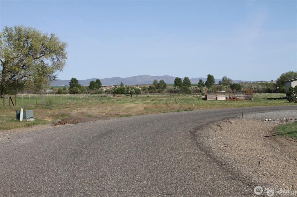 Photo of 0 Heron Farm Lane, Ellensburg, WA 98926 (MLS # 2562210)