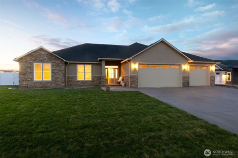 Photo of 2210 S 96th Avenue, Yakima, WA 98903 (MLS # 2452081)