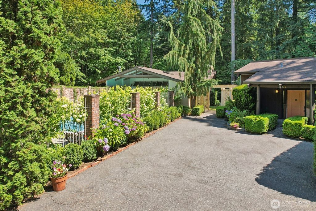 Photo of 19419 Grannis Road, Bothell, WA 98012 (MLS # 2420444)