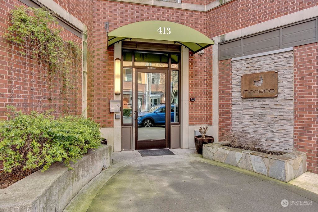Photo of 413 NE 70th Street #403, Seattle, WA 98115 (MLS # 2047483)