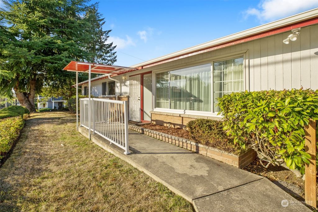 Photo of 5904 S Roxbury Street, Seattle, WA 98118 (MLS # 2015506)