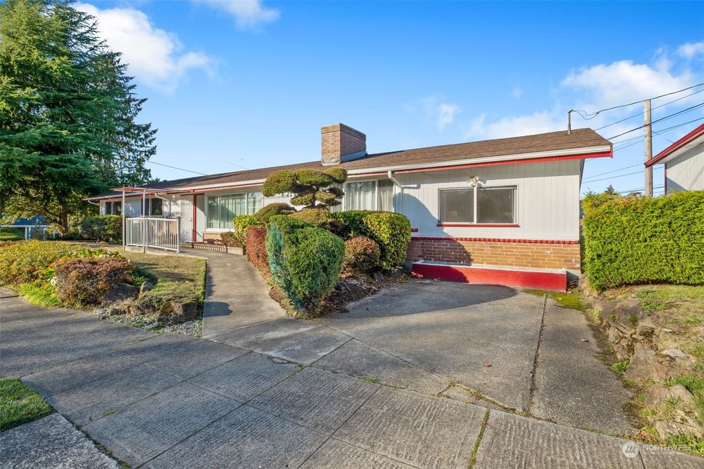 Photo of 5904 S Roxbury Street, Seattle, WA 98118 (MLS # 2015506)