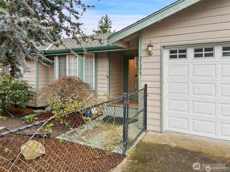 37399 Buck Rd N E