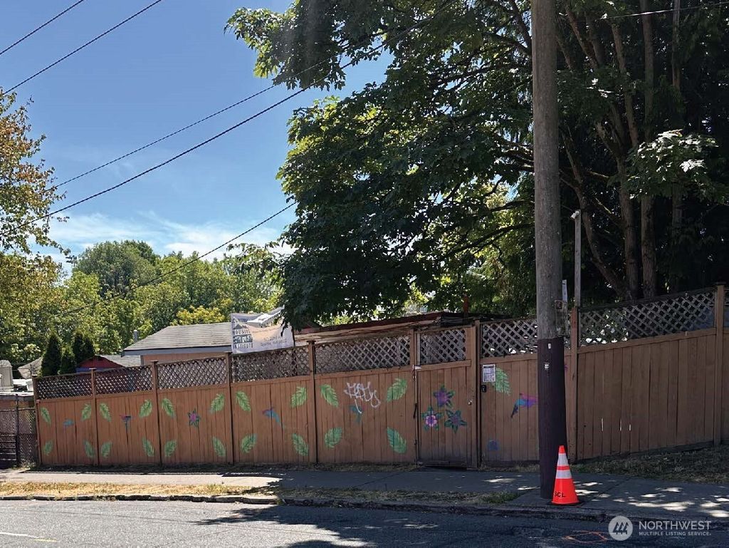 Photo of 612 22nd Avenue, Seattle, WA 98122 (MLS # 2404937)