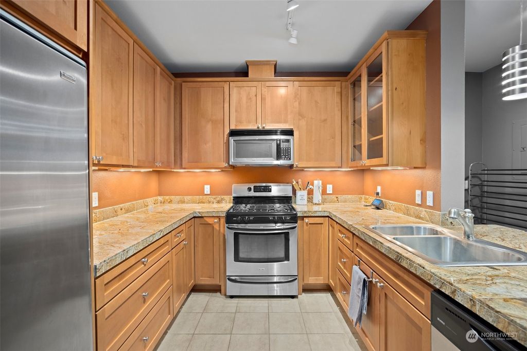 Photo of 6800 132nd Place SE #W303, Newcastle, WA 98059 (MLS # 2015185)