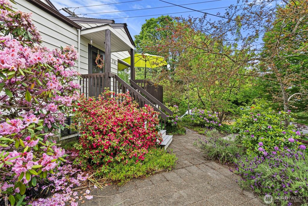 Photo of 731 19th Avenue, Seattle, WA 98122 (MLS # 2531356)