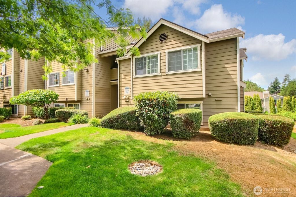 Photo of 1844 S 284th Lane #I-203, Federal Way, WA 98003 (MLS # 2409927)