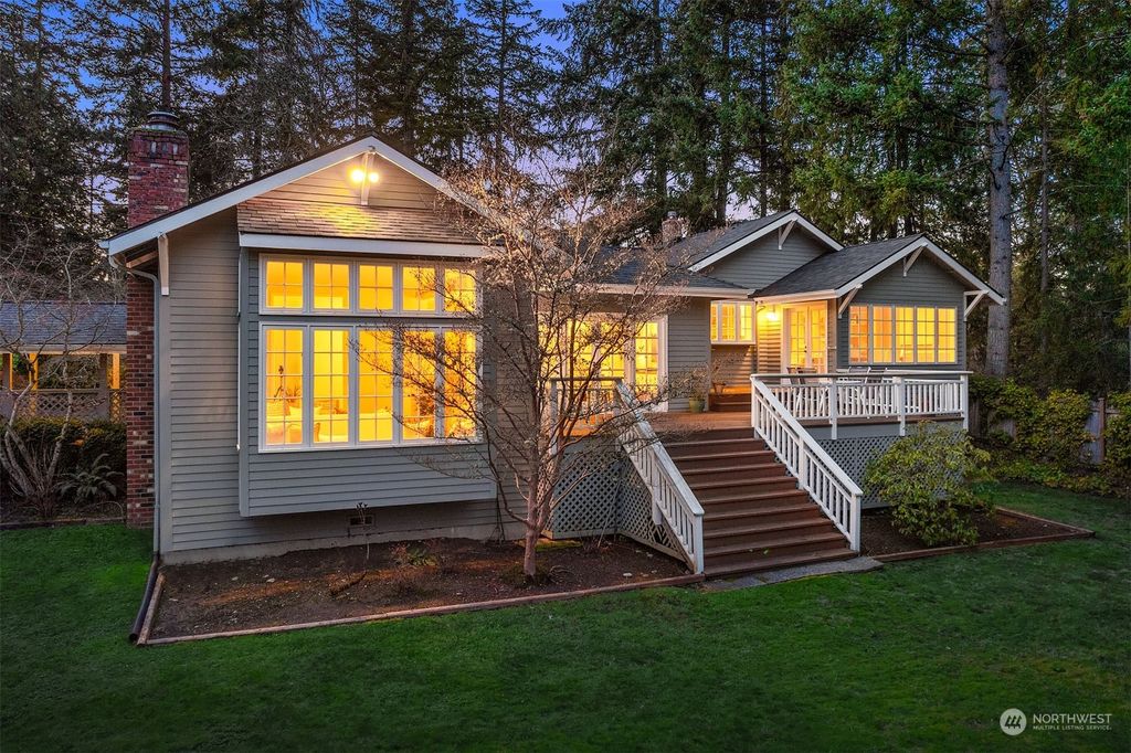 Photo of 2254 78th Avenue NE, Medina, WA 98039 (MLS # 2327218)