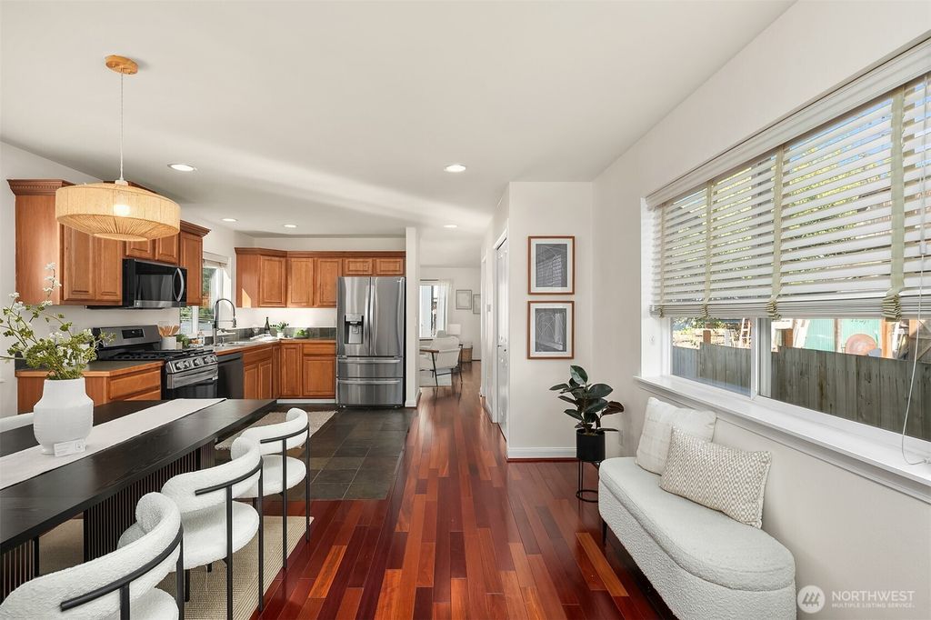 Photo of 3932 S Lucile Street, Seattle, WA 98118 (MLS # 2486545)