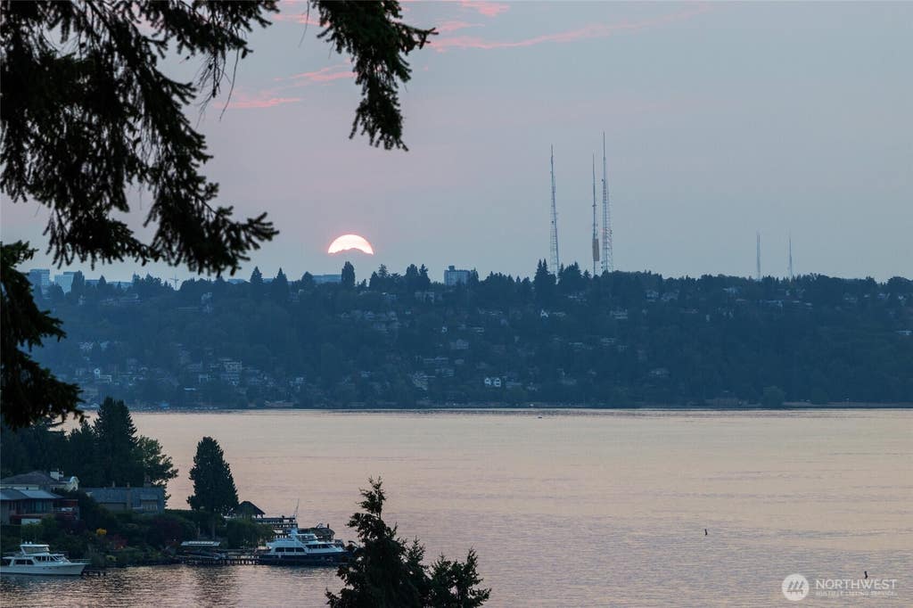 Photo of 2003 82nd Avenue SE, Mercer Island, WA 98040 (MLS # 2571098)