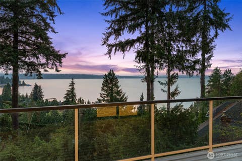 Photo of 2003 82nd Avenue SE, Mercer Island, WA 98040 (MLS # 2571098)