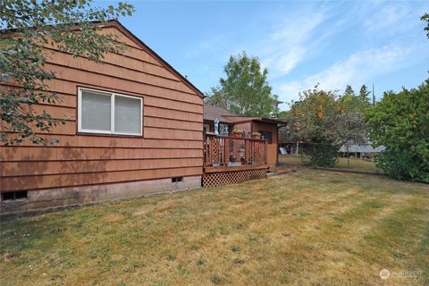 A home in Chehalis