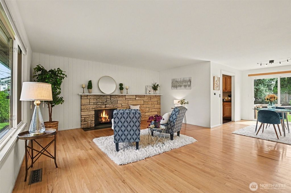 Photo of 819 NE 180th Street, Shoreline, WA 98155 (MLS # 2500771)