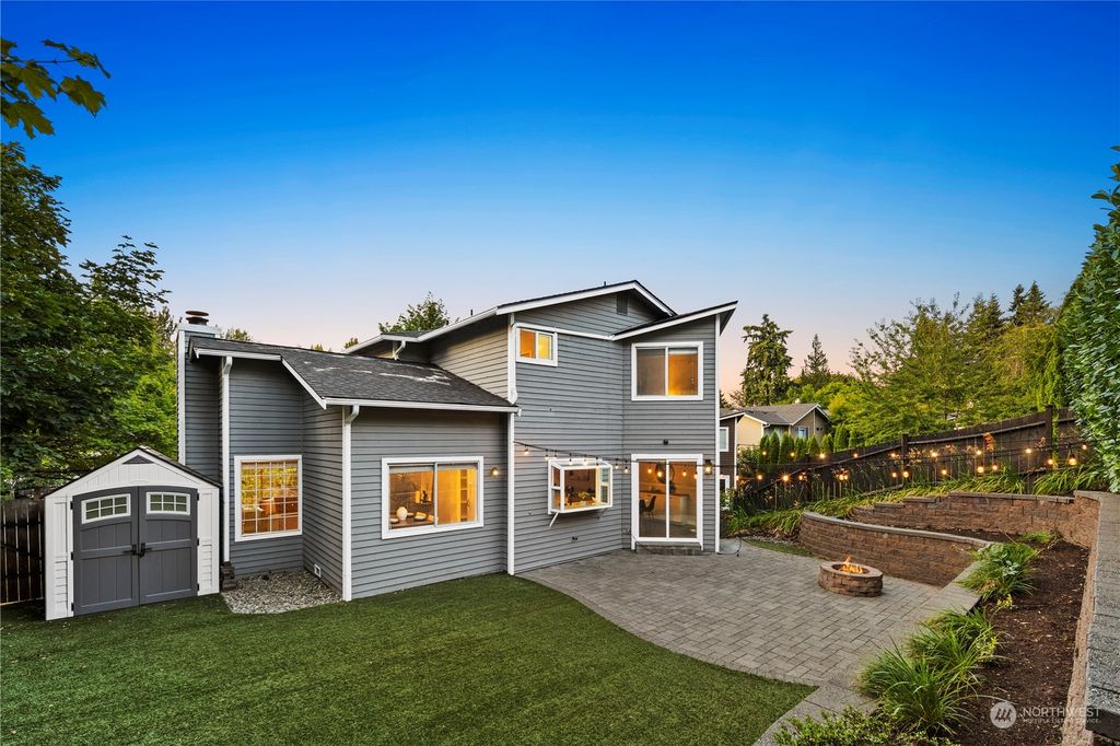 Photo of 11703 NE 107th Place, Kirkland, WA 98033 (MLS # 2137120)