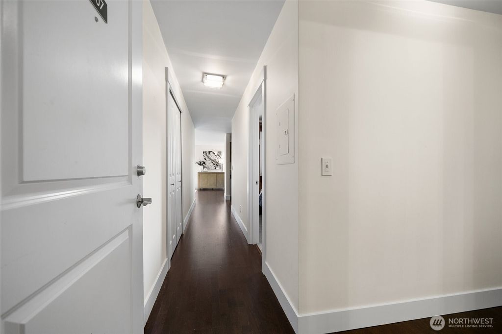 Photo of 120 NW 39th Street #407, Seattle, WA 98107 (MLS # 2437222)